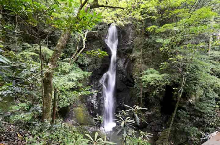 三杯谷の滝・全景
